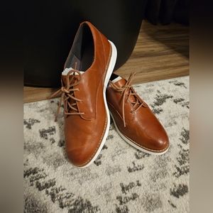 Preloved Women Cole Haan OriginalGrand Plain Oxford, Cognac color, size 8 1/2